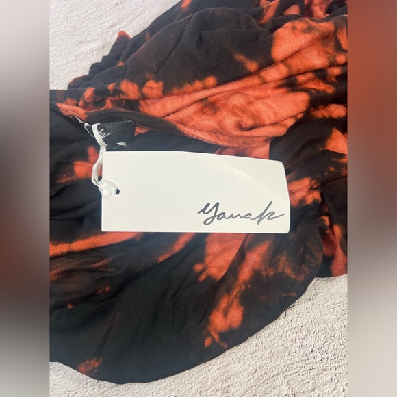 YANA K Apple Top Sleeveless V Neck One Size Fits All NWT - Picture 4 of 5